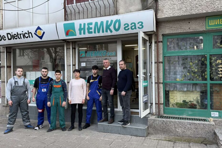 Допълнителна практика в реална работна среда за ученици от XI клас