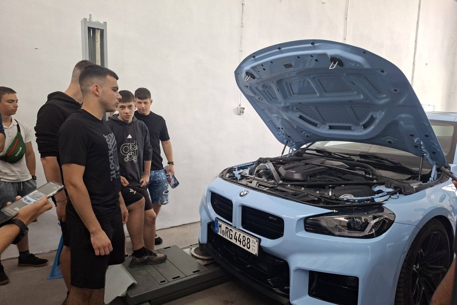 Представяне на автомобил BMW M2 — снимка 9